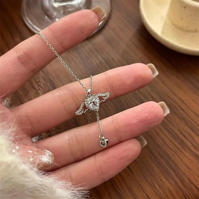 2023 Crystal Angel Wings Heart Pendant Necklaces Ladies Girl Simple Y2K Pink White Zircon Love Elegant Necklace Women Jewelry